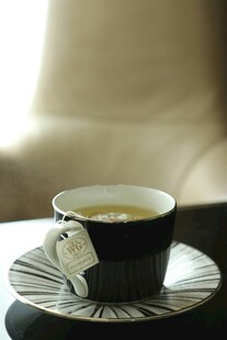 杯中热茶