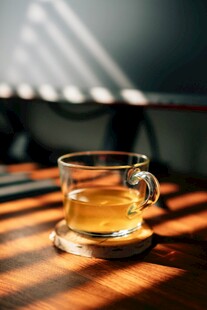 透明玻璃杯热茶