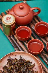 传统茶具与茶叶展示