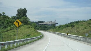 蜿蜒公路