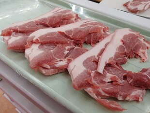 新鲜猪肉展示