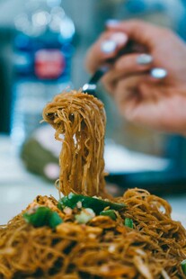 美味拌面诱人瞬间