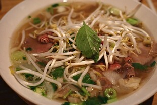 美味牛肉豆芽汤面