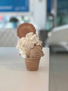 美味华夫筒冰淇淋