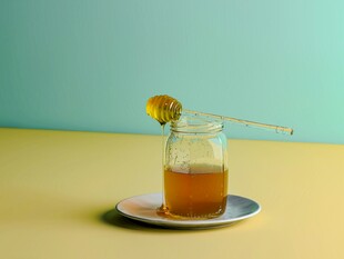 清新玻璃罐装茶饮配小花