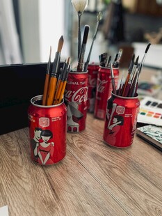 可乐罐变身创意画笔收纳