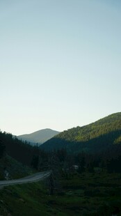 山间公路景色