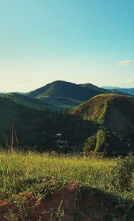山间美景 绿意盎然的丘陵