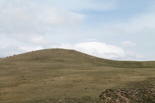 草原山丘风景