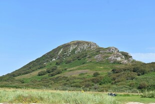 青山绿野间的秀丽风光
