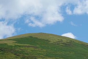青山蓝天美景