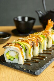 美味寿司拼盘展示