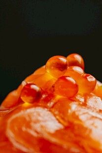 诱人红鱼子酱特写
