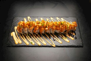 美味芝士烤肉串摆盘精致