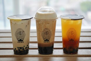 三杯特色茶饮展示
