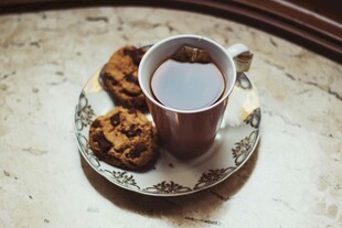 醇香茶饮配美味糕点