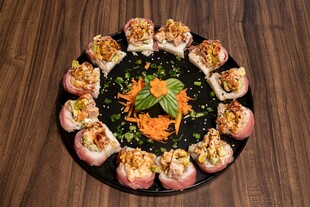 精美寿司拼盘美食展示