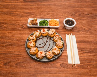 美味寿司拼盘及配菜