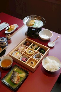 日式精致料理套餐展示