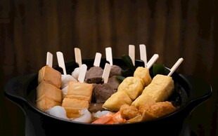 美味串串香诱人锅中煮