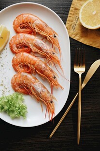 美味大虾摆盘精致诱人