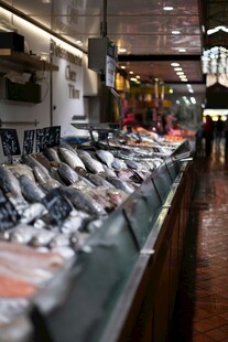 超市肉类生鲜陈列区