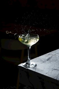 鸡尾酒飞溅瞬间