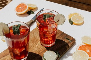 夏日冰爽果茶饮品展示