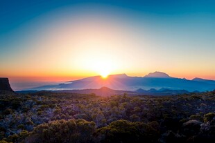沙漠日出壮丽景观