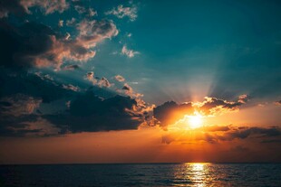 海上日落美景