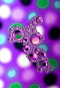 梦幻紫色气泡微观景象