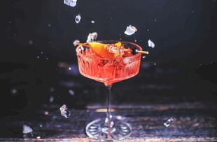 冰爽红调鸡尾酒激情飞溅