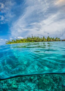 美丽海岛水下清澈景观