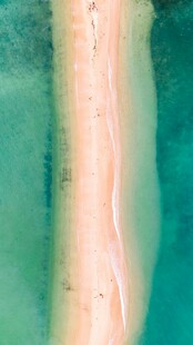空中俯瞰美丽沙滩海岸