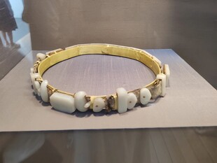 古雅贝壳金质手链展示