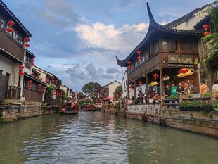 江南水乡古街河畔美景