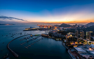 城市海港美丽黄昏景象