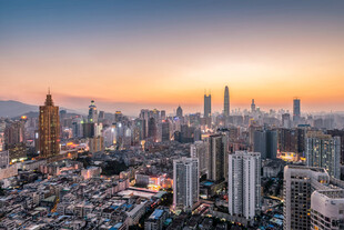 城市黄昏天际线壮丽景观