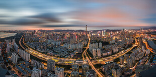 城市璀璨夜景俯瞰图