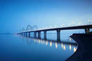 跨海大桥夜景美丽如画
