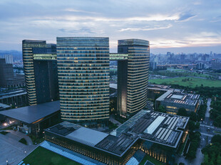 都市摩天建筑群景观