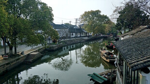 江南水乡河道风景图