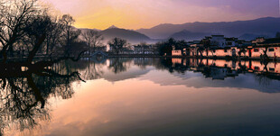 湖畔黄昏美景
