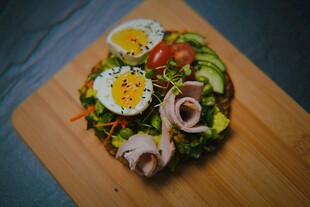 美味蔬菜鸡肉沙拉拼盘