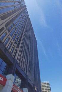 现代摩天大楼