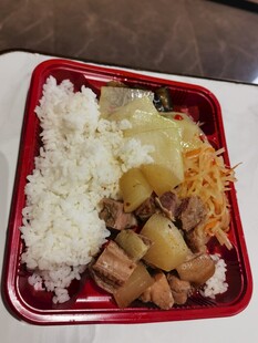 土豆烧牛肉套饭