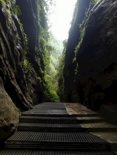 山间石阶