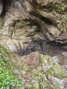 岩石缝隙