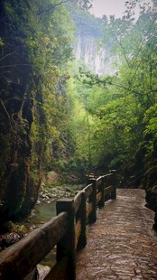 山间栈道
