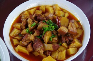 美味红烧肉炖土豆
